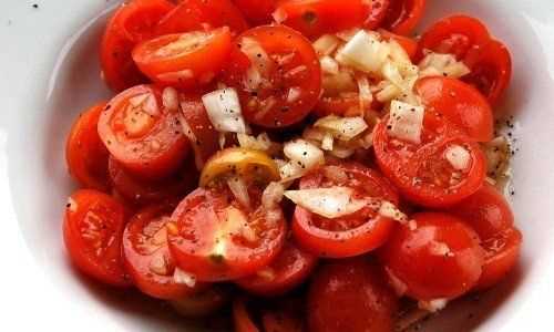 Fransk tomat och löksallad